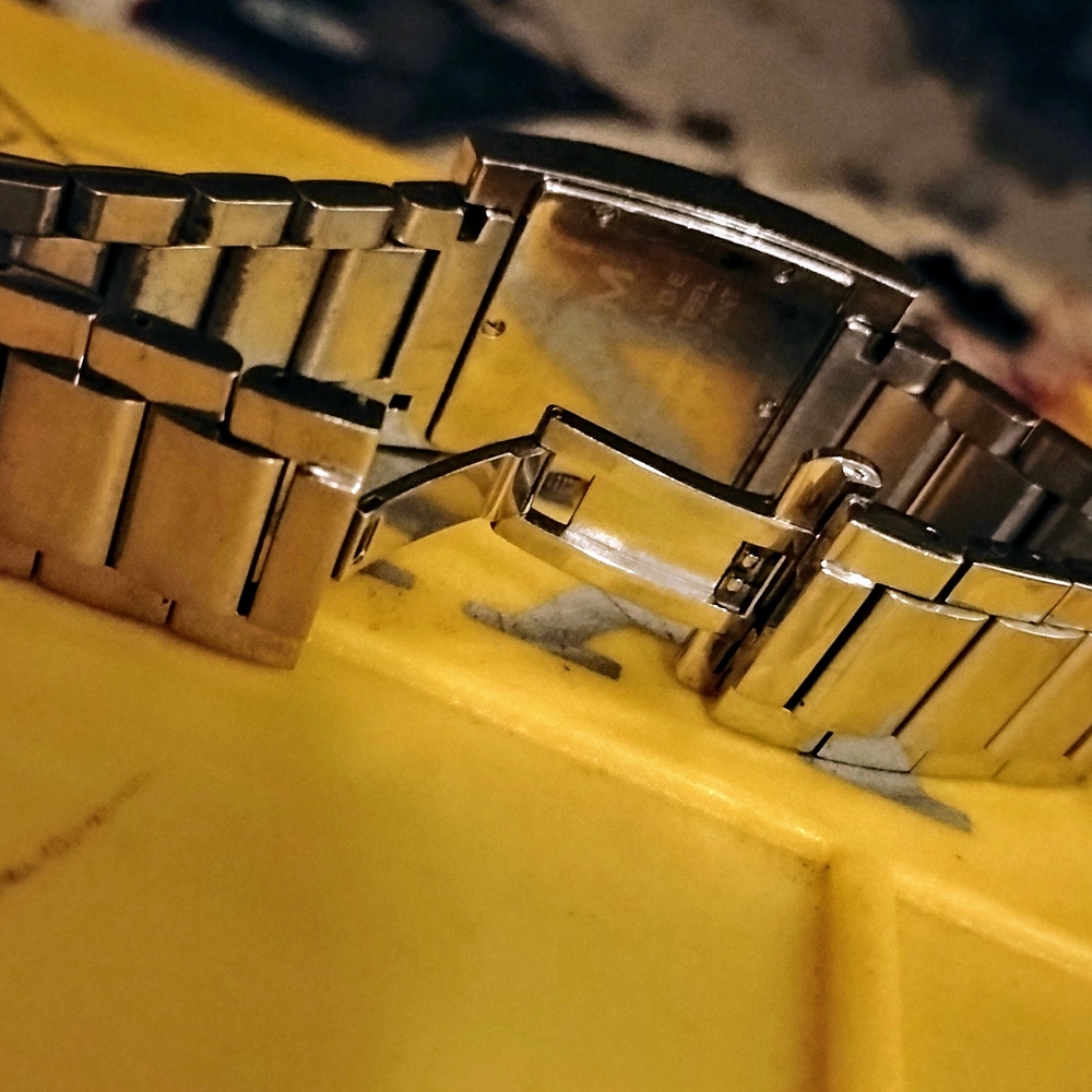 Gucci Watch - Picture 3 of 16